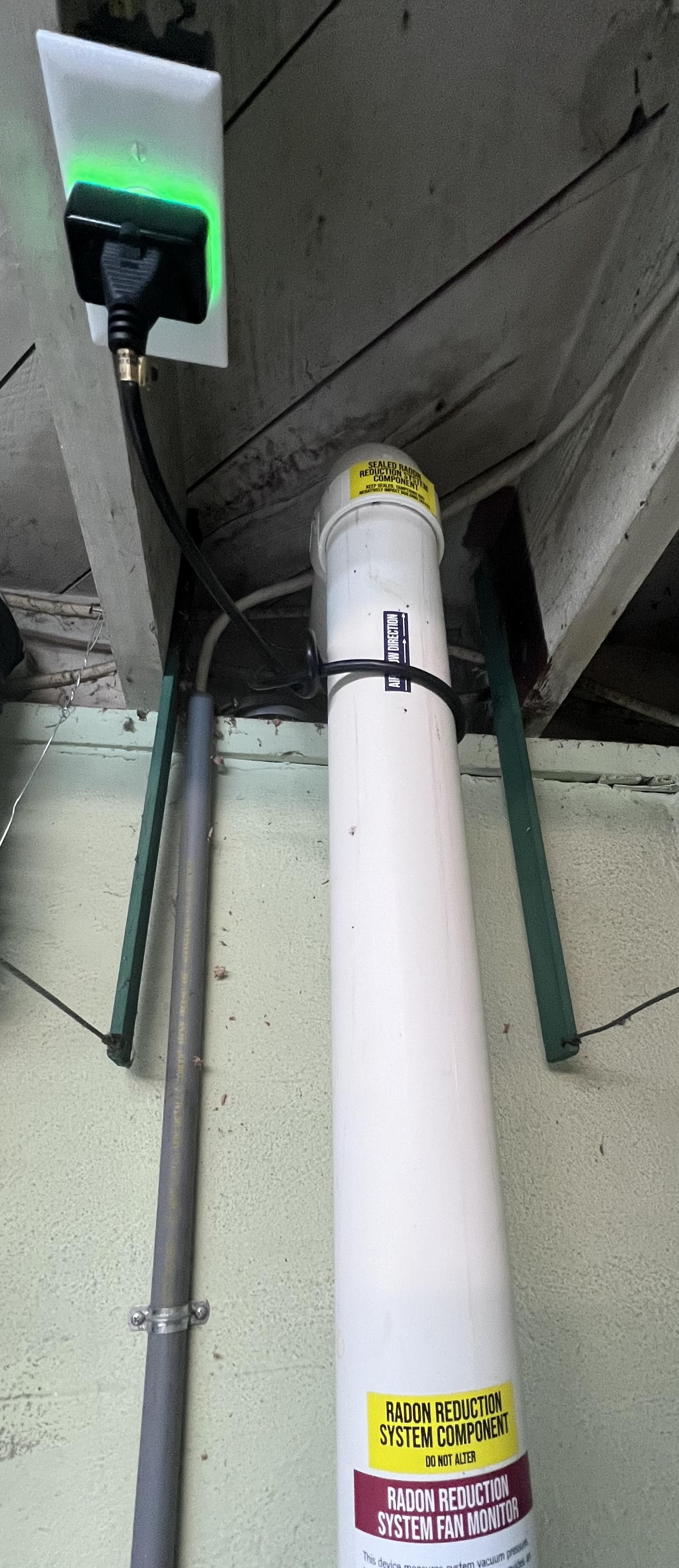 Shelly smart plug controlling radon fan